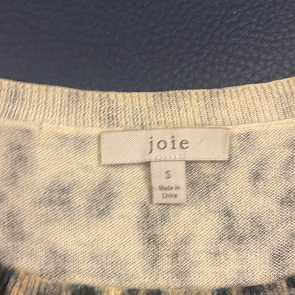 Joie Eloisa Leopard Print Cashmere
Blend Sweater size Small EUC - Picture 7 of 11